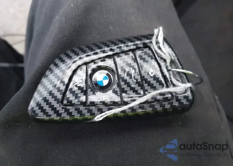 2016 BMW X1 xDrive28I z USA, uszkodzony, nr VIN WBXHT3Z31G4A49614